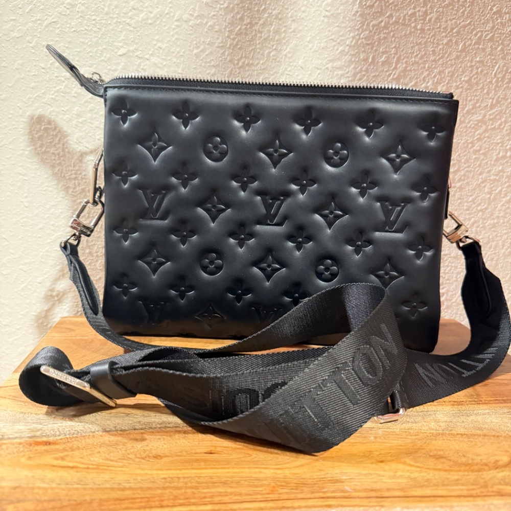 Black Leather Crossbody/Shoulder Bag, Never Used - Picture 4 of 13